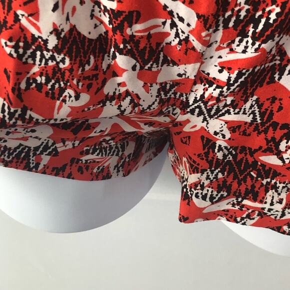 Banana Republic Shorts Romper Faux Wrap Red and Black Floral size Small - Picture 13 of 16